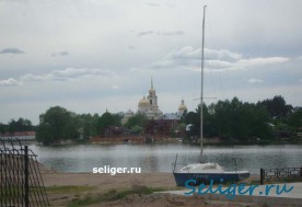 вид на монастырь